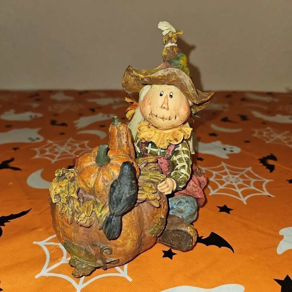 Harvest Time Scarecrow Figurines
